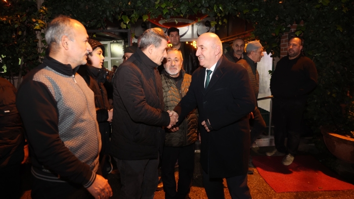 Başkan Bıyık, ilk teravihte vatandaşla buluştu